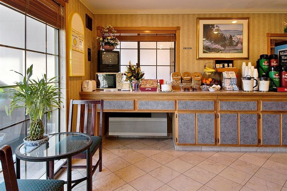 Travel Inn Сънивейл Екстериор снимка